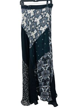 A.L.C. Silk long Skirt Size 2  Black White Abstract Coastal ..A879